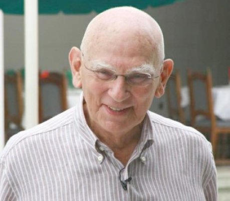 S-a stins regizorul Cornel Todea, directorul Teatrului Ion Creangă